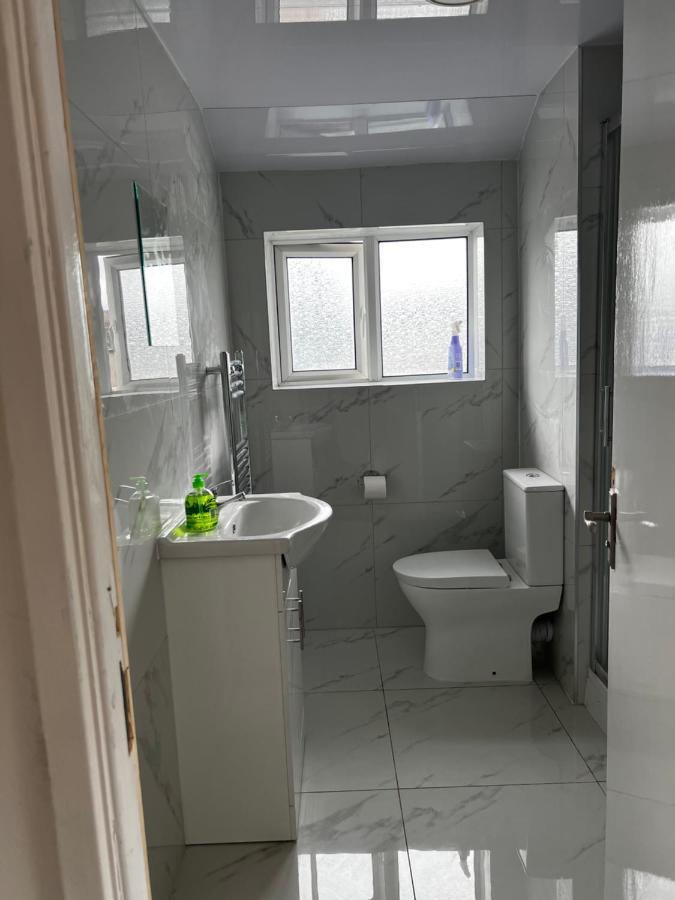 Good Priced Single Rooms In Hayes Northolt  外观 照片